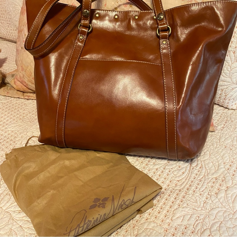 NWT Gorgeouse Patricia Nash Benvenuto shoulder bag with card holder/wallet. - Picture 4 of 13